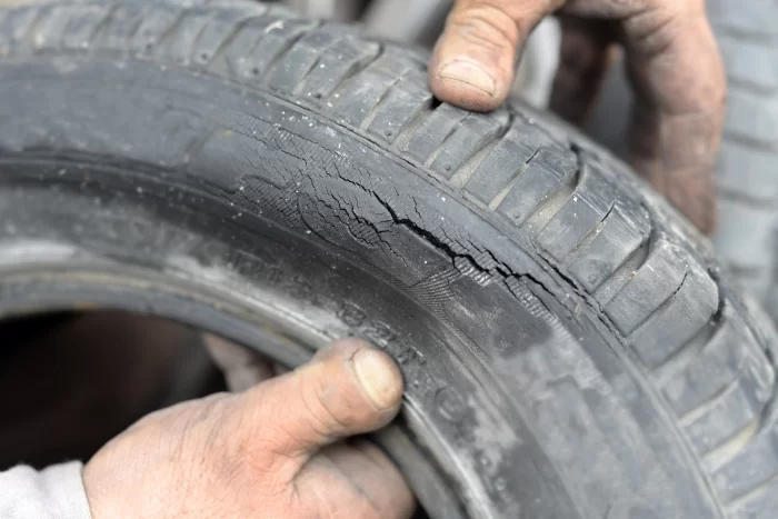 ترک خوردگی لاستیک خودرو